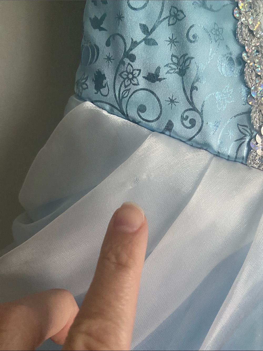 Disney store Princess Cinderella Costume Dress size 4 girls sequins and sparkles - Picture 10 of 10